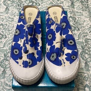American Eagle Blue and White Sneakers Floral Design